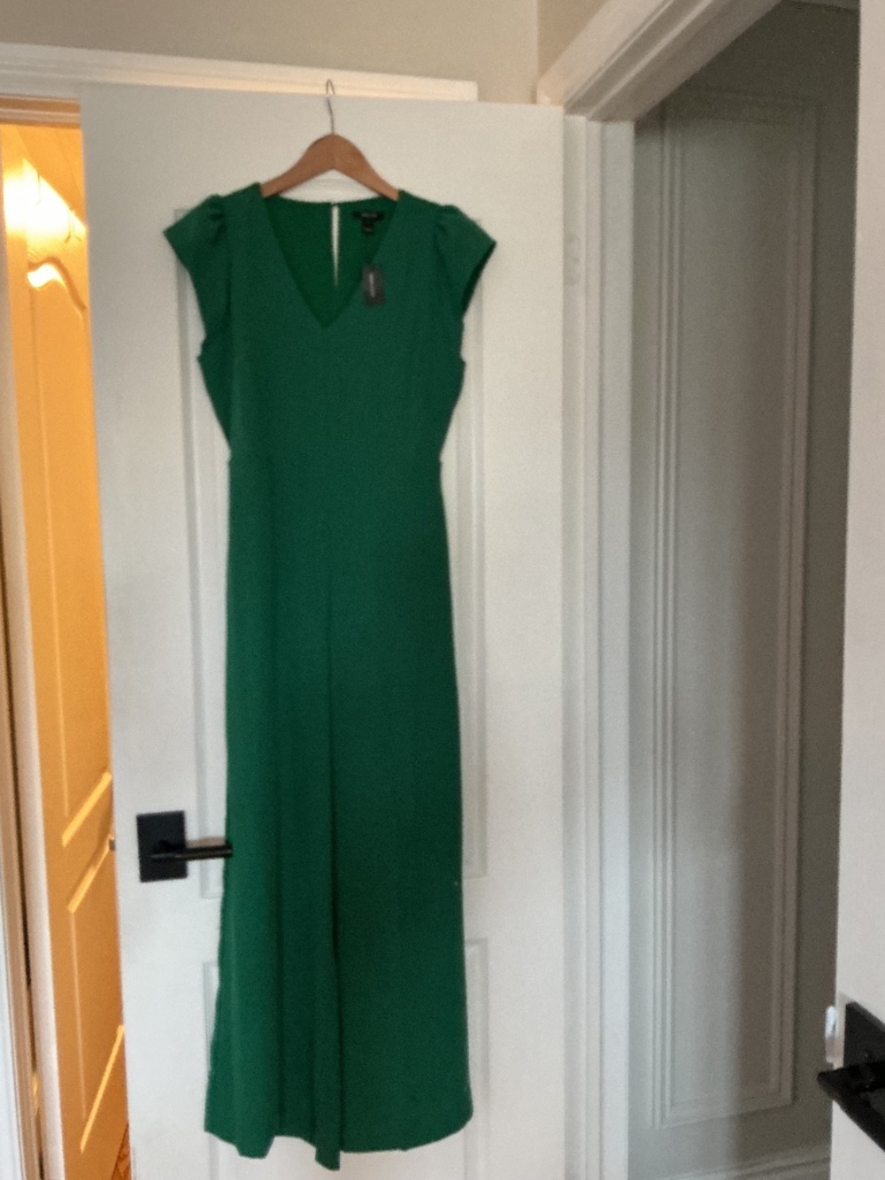NWT EMERALD GREEN CUT OUT JUMPSUIT BY RW AND CO. SIZE 8